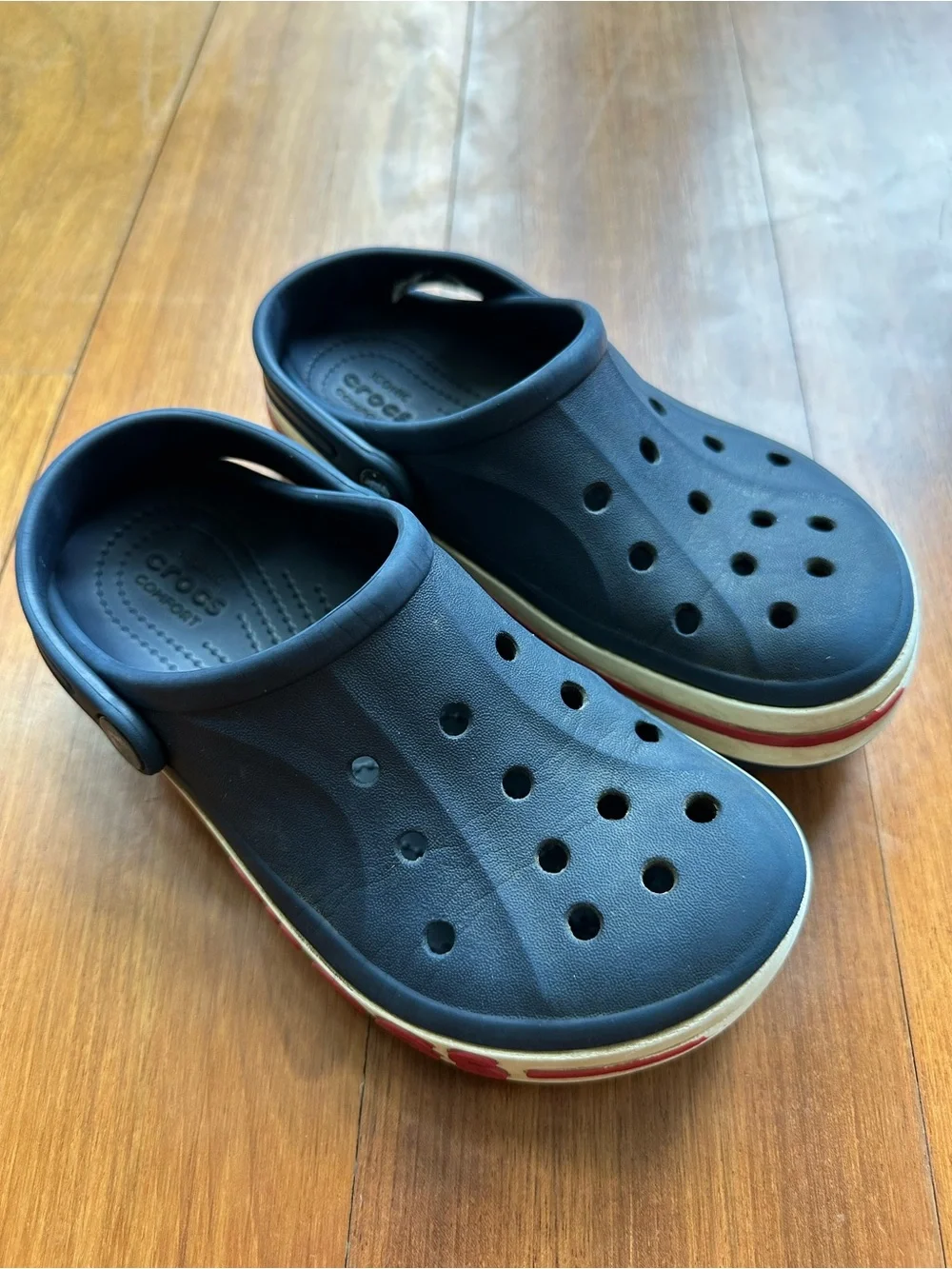Crocs Kids’ Crocband Clog, Size 1 Big Kid, Navy/Red